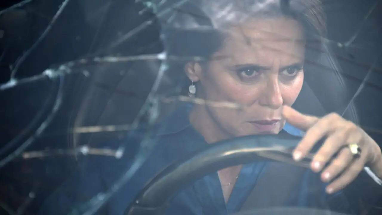 Under Her Control hdfilme