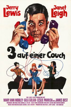 Drei auf einer Couch poster